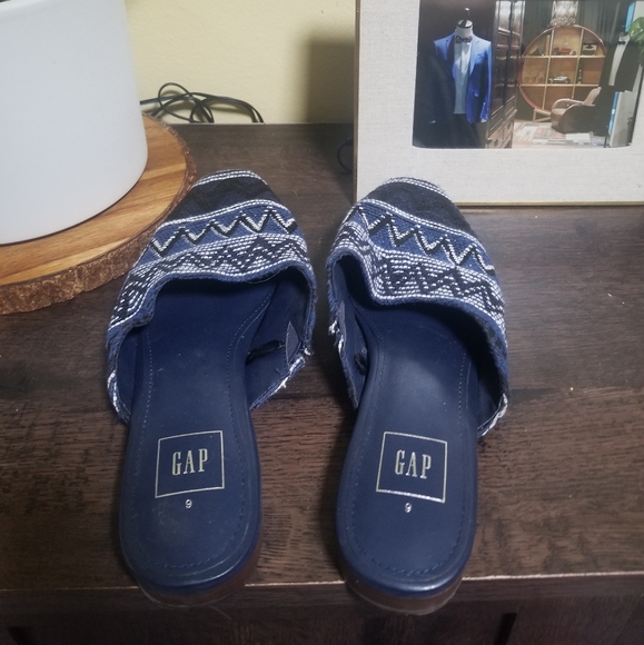 Gap Slides - Picture 2 of 4